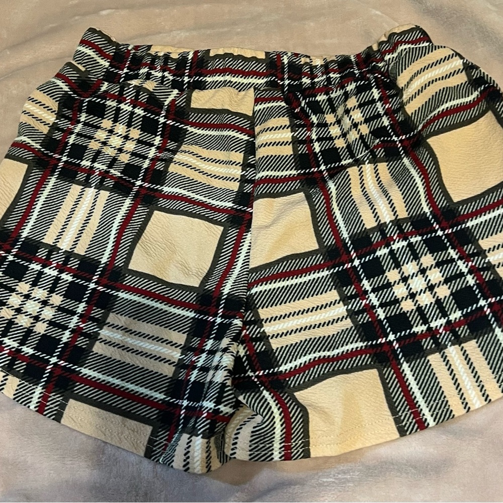 plaid shorts